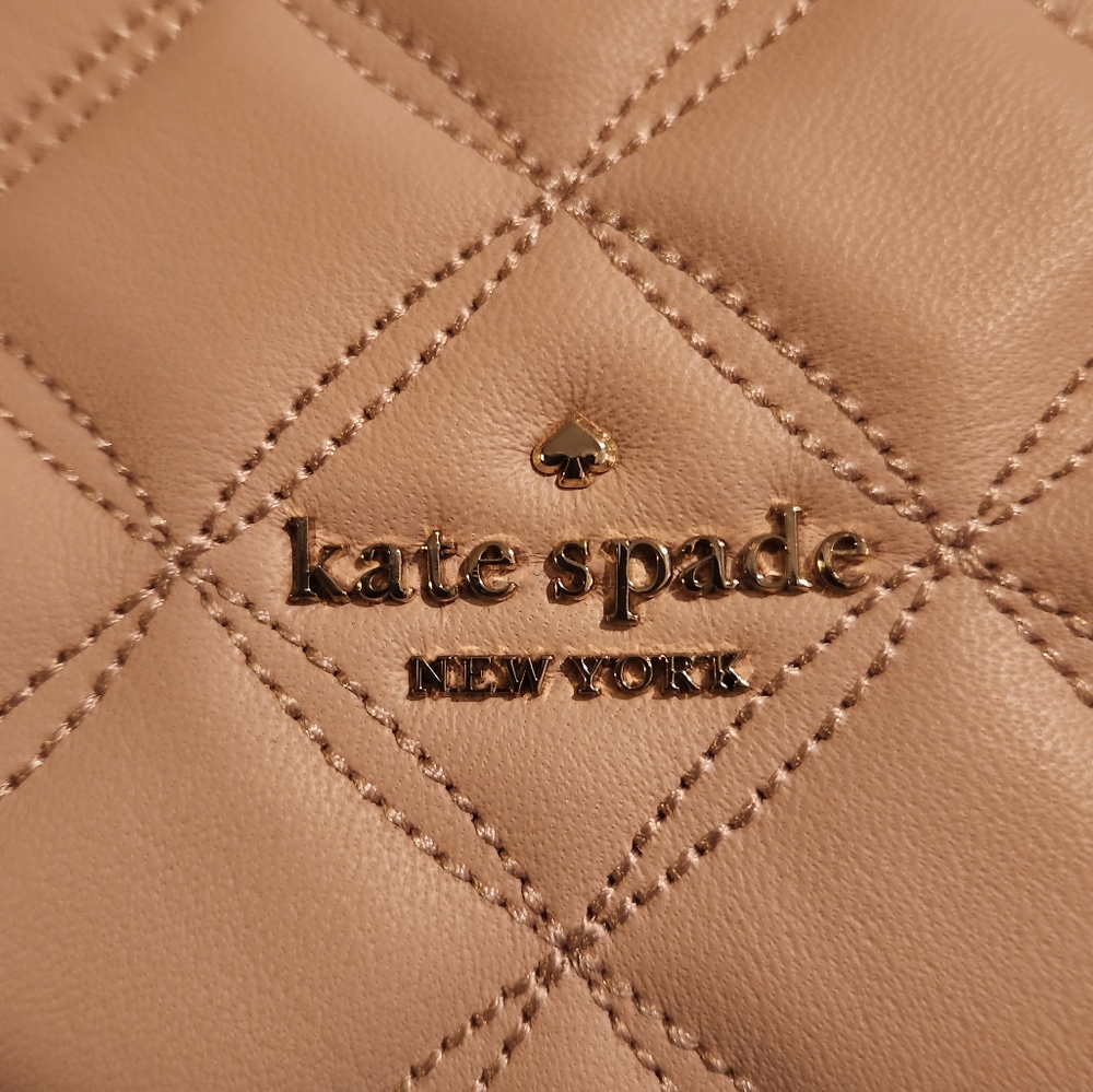 Beautiful Kate Spade Pouch - Picture 3 of 7